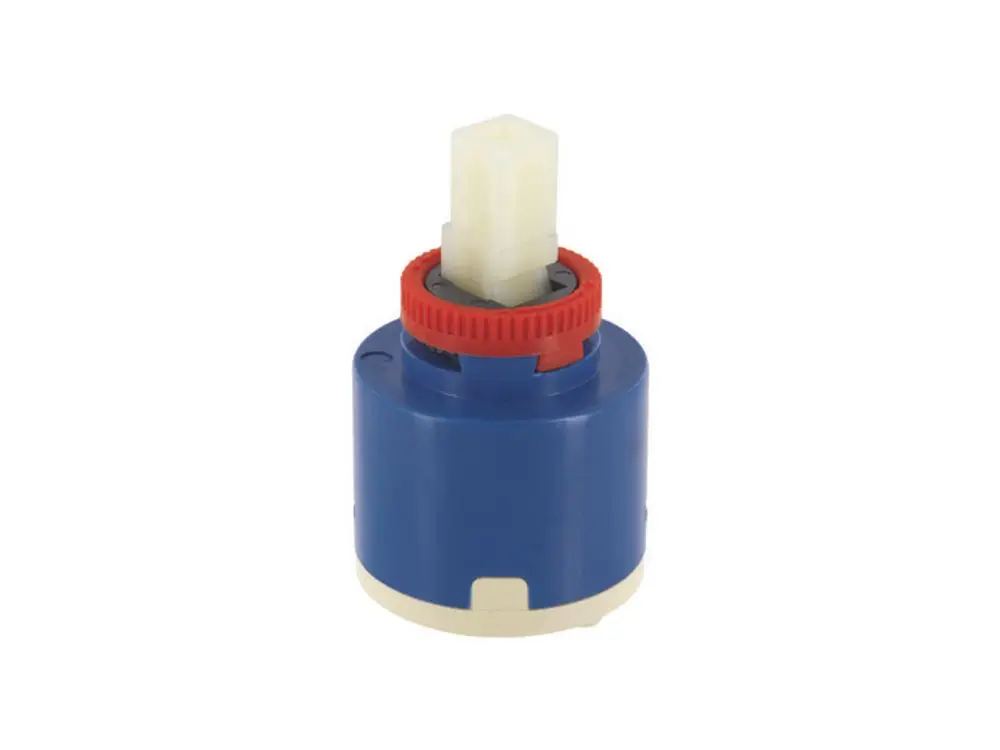 JADO Kartusche in blauer und roter Farbgebung, geeignet für den Einsatz in Ideal Standard Armaturen, mit hervorstehendem weißen Teil oben.